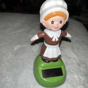 Solar Powered Dancing Lady Pilgrim‎ with Pumpkin Thanksgiving Decor